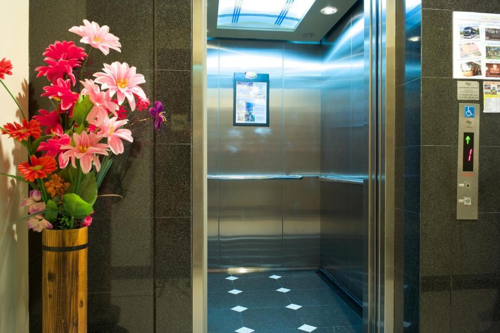 Mitraa Inn Singapore Exterior photo